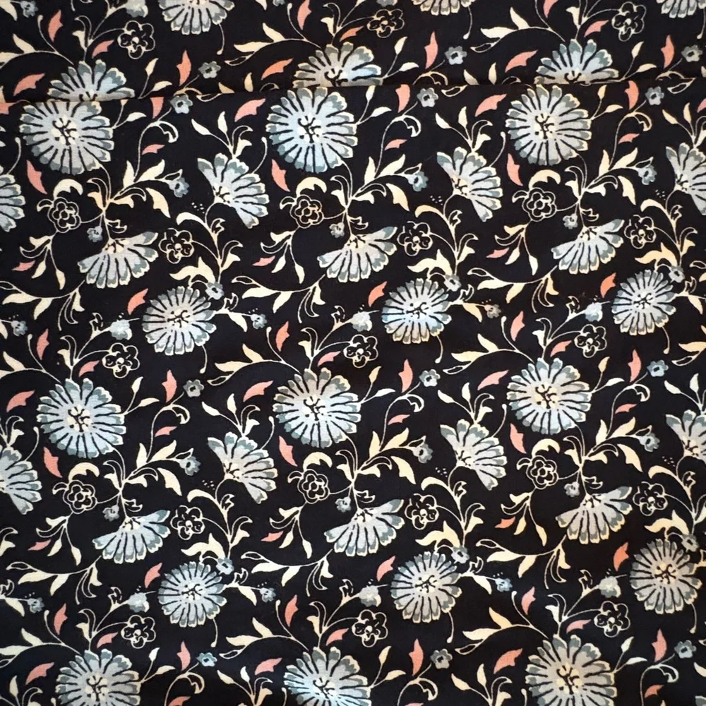 LOFT Black and White Floral Pencil Skirt